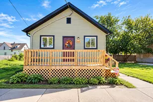 717 Hubbard St, Racine, WI 53402 - Photo 1