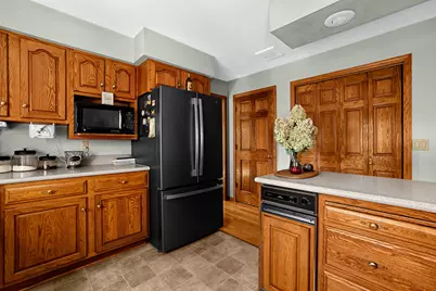 1942  Grand View Blvd, Onalaska, WI 54650 - Photo 8