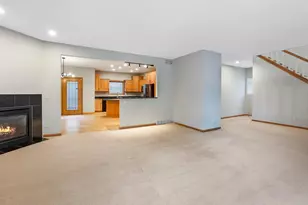 805 E Pearson St, Milwaukee, WI 53202 - Photo 4