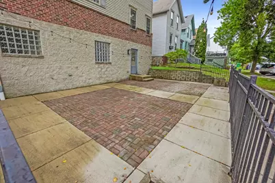 805 E Pearson St, Milwaukee, WI 53202 - Photo 32