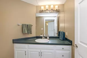 21135 Stratford Ct, Brookfield, WI 53045 - Photo 36