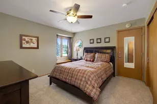21135 Stratford Ct, Brookfield, WI 53045 - Photo 24