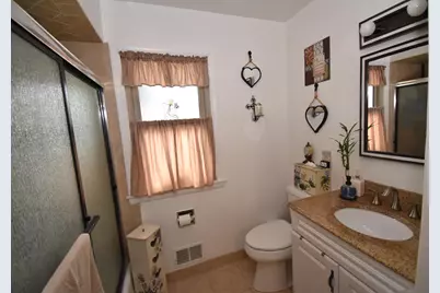 609  Blaine Ave, Racine, WI 53405 - Photo 10
