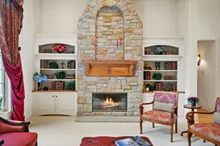264 Steeple Point Circle, Delafield, WI 53018 - Photo 4