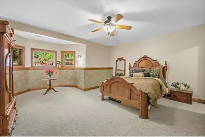 264  Steeple Point Cir, Delafield, WI 53018 - Photo 38