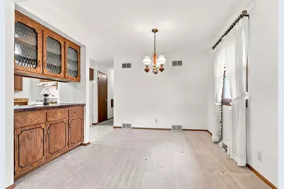 2113  Neptune Cir, Racine, WI 53404 - Photo 6