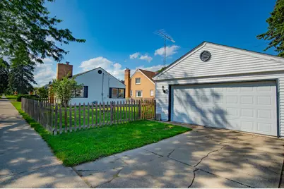 620  Melvin Ave, Racine, WI 53402 - Photo 2