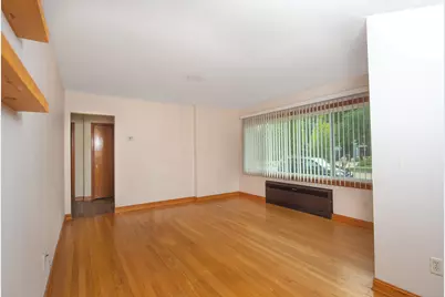 620  Melvin Ave, Racine, WI 53402 - Photo 4