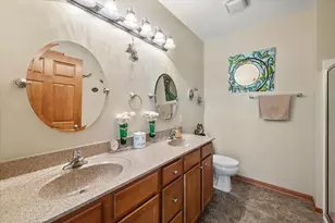 941 Autumn Ridge Ln, Hartford, WI 53027 - Photo 18