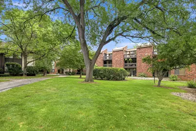 2440 W Good Hope Rd #46, Glendale, WI 53209 - Photo 8