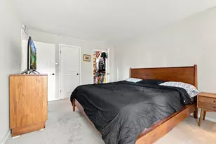 2440 W Good Hope Rd, Glendale, WI 53209 - Photo 16