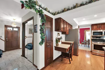 N89W17151  Highland Ct, Menomonee Falls, WI 53051 - Photo 12
