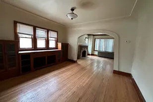 6221 W Thurston Ct, Milwaukee, WI 53218 - Photo 8