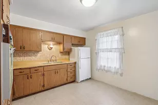 2606 Eisenhower Dr, Racine, WI 53405 - Photo 10