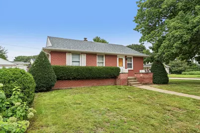 2606  Eisenhower Dr, Racine, WI 53405 - Photo 2