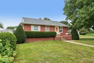 2606 Eisenhower Dr, Racine, WI 53405 - Photo 2