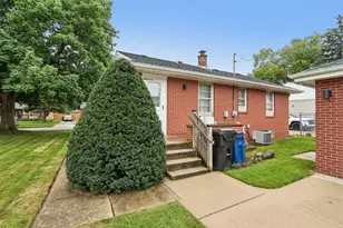 2606 Eisenhower Dr, Racine, WI 53405 - Photo 30