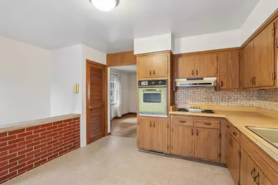 2606  Eisenhower Dr, Racine, WI 53405 - Photo 12