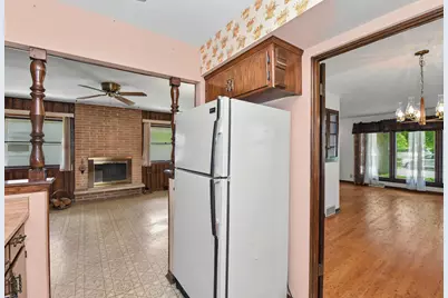 1138 S 120th St, West Allis, WI 53214 - Photo 12