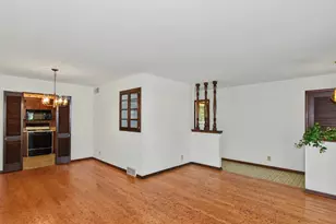 1138 S 120th St, West Allis, WI 53214 - Photo 6