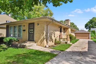 1138 S 120th St, West Allis, WI 53214 - Photo 2