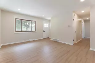 164 W Uncas Ave, Milwaukee, WI 53207 - Photo 4