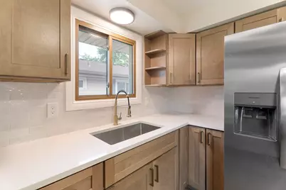 164 W Uncas Ave, Milwaukee, WI 53207 - Photo 8