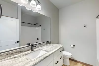 3827  Sunnyside Dr, La Crosse, WI 54601 - Photo 18