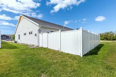 3827  Sunnyside Dr, La Crosse, WI 54601 - Photo 24