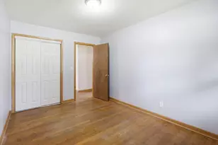 921 W Theresa Ln, Glendale, WI 53209 - Photo 16