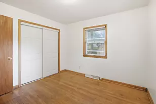 921 W Theresa Ln, Glendale, WI 53209 - Photo 18