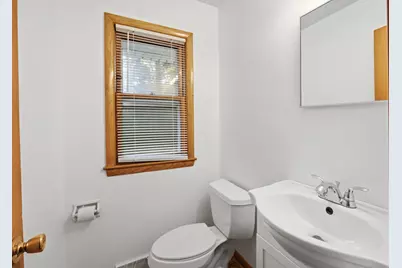 921 W Theresa Ln, Glendale, WI 53209 - Photo 14