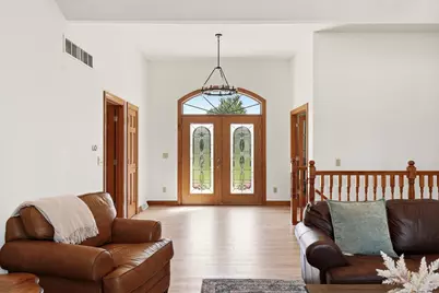 363  Sunshine Dr, Hartland, WI 53029 - Photo 6