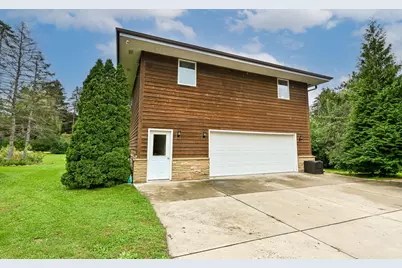7550 N Pheasant Ln, River Hills, WI 53217 - Photo 40