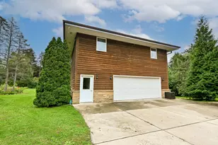 7550 N Pheasant Ln, River Hills, WI 53217 - Photo 40