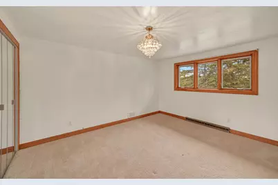 7550 N Pheasant Ln, River Hills, WI 53217 - Photo 30