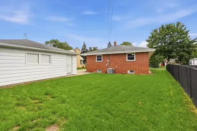 10114 W Fiebrantz Ave, Milwaukee, WI 53222 - Photo 28