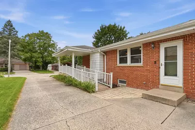 10114 W Fiebrantz Ave, Milwaukee, WI 53222 - Photo 16