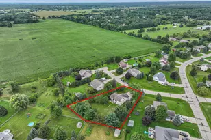 302 Hawthorne Dr, Eagle, WI 53119 - Photo 38