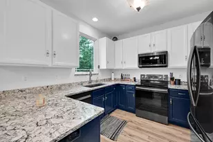 302 Hawthorne Dr, Eagle, WI 53119 - Photo 12