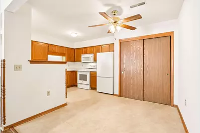 6155 S Creekside Dr #4, Cudahy, WI 53110 - Photo 12