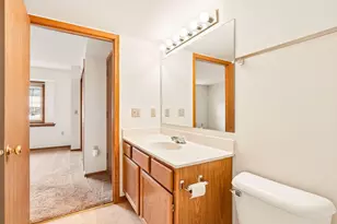 6155 S Creekside Dr, Cudahy, WI 53110 - Photo 22