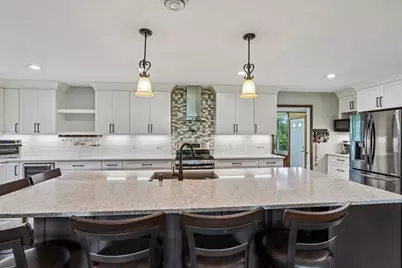 13716 W Lilac Ln, New Berlin, WI 53151 - Photo 12