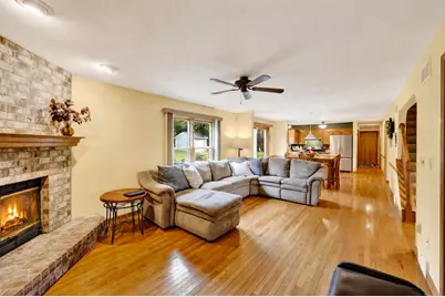 W148N7167  Terriwood Ct, Menomonee Falls, WI 53051 - Photo 6