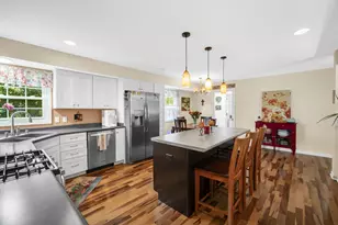 5234 Roberts Dr, Greendale, WI 53129 - Photo 8