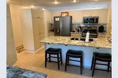 115  Woodfield Ct, Racine, WI 53402 - Photo 4