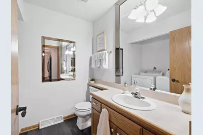 13562 W Fountain Ct, New Berlin, WI 53151 - Photo 26