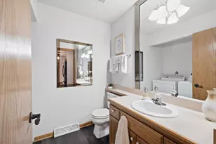 13562 W Fountain Ct, New Berlin, WI 53151 - Photo 26