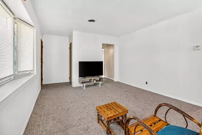 7227 S 37th Pl, Franklin, WI 53132 - Photo 4