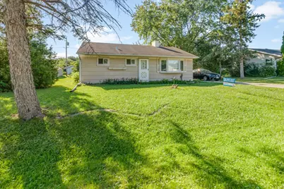 7227 S 37th Pl, Franklin, WI 53132 - Photo 1